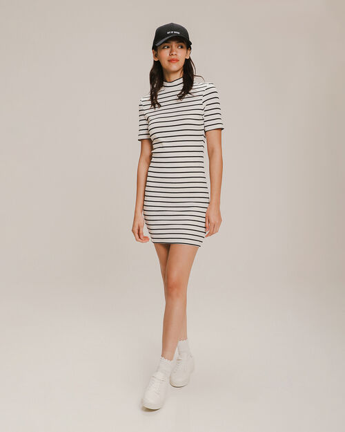 Vestido Corto Ajustado